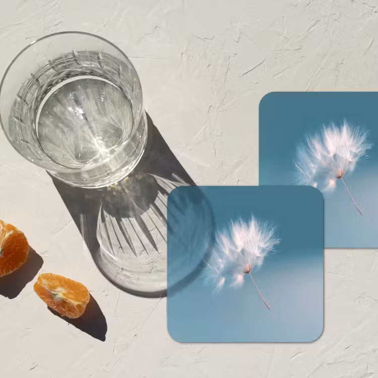 Paardenbloempluisje - Blauw - Lucht onderzetter kurk middel -sfeer4