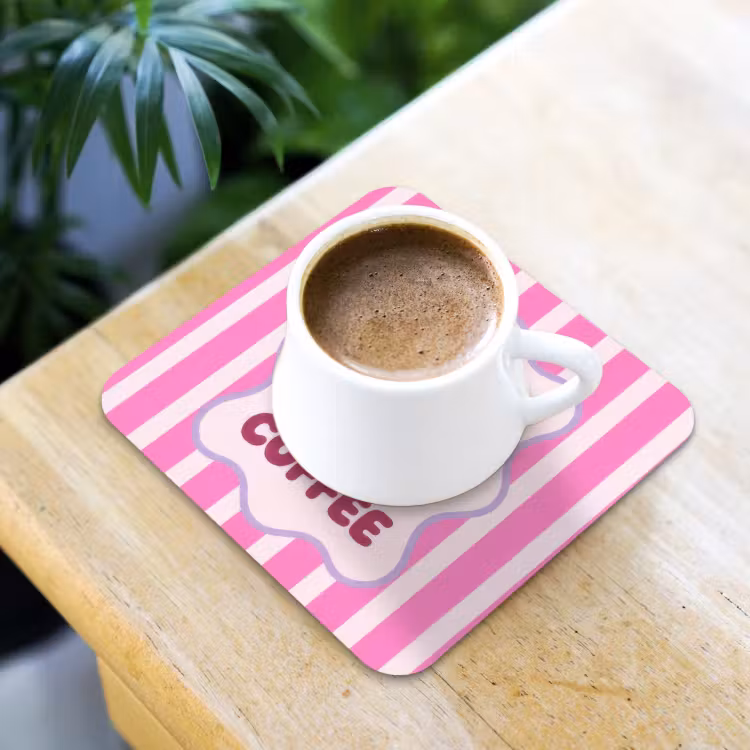 More coffee - Roze - Paars - Strepen - Mok onderzetter kurk middel -sfeer5