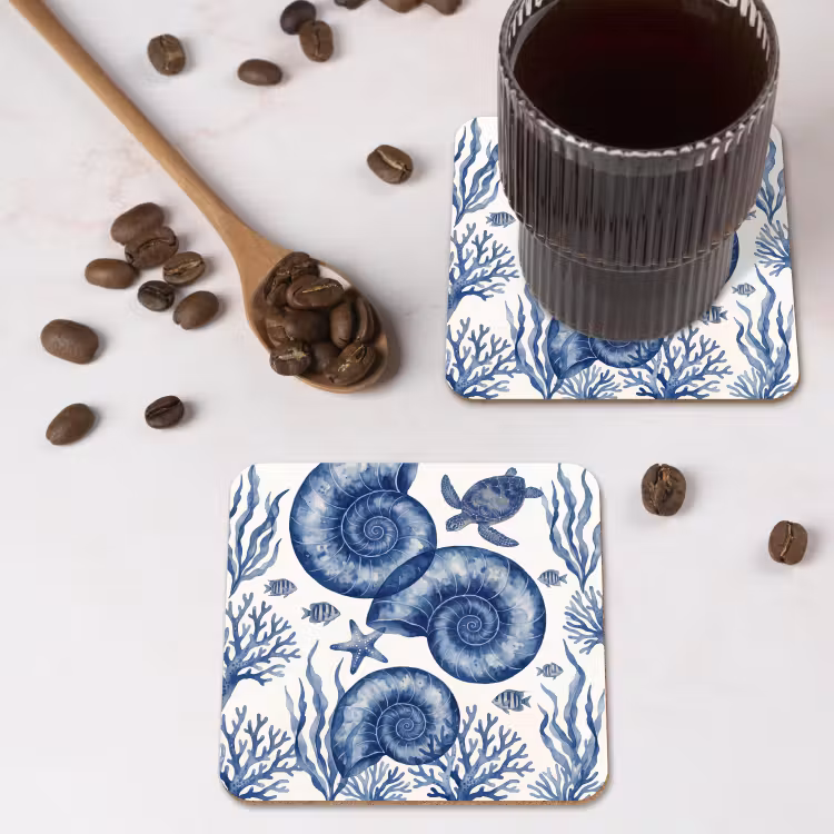Schelp - Spiraal - Zeeleven - Aquarel - Blauw onderzetter kurk middel -sfeer2