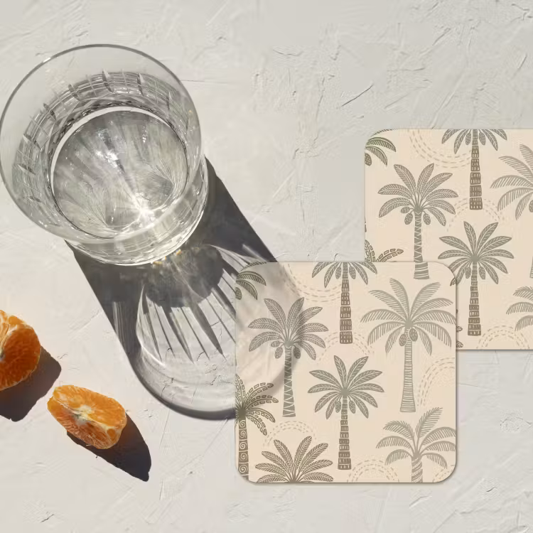 Palmbomen - Patroon - Tropisch - Beige onderzetter kurk middel -sfeer4