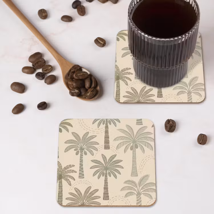 Palmbomen - Patroon - Tropisch - Beige onderzetter kurk middel -sfeer2