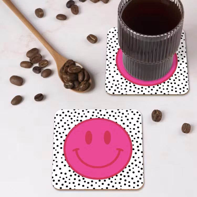Smiley - Roze - Stippen onderzetter kurk middel -sfeer2