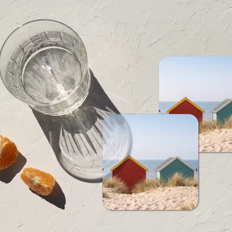 Strand - Huisjes - Kleurrijk - Duinen onderzetter kurk middel -sfeer4