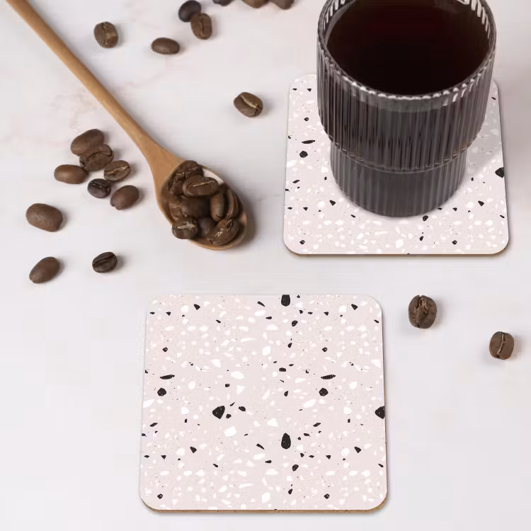 Terrazzo - Patroon - Zacht - Zwart - Wit onderzetter kurk middel 366 -sfeer2