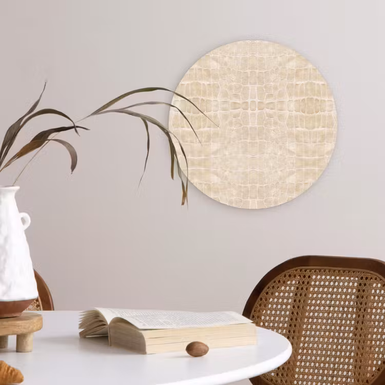 Krokodil - Leer - Beige Wandcirkel plexiglas klein 852 -sfeer4