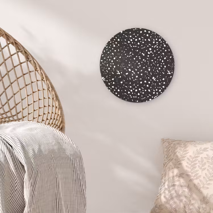 Terrazzo - Patroon - Zwart - Wit Wandcirkel plexiglas klein 852 -sfeer5