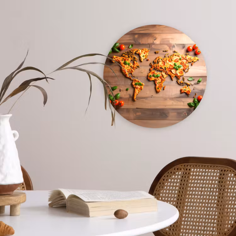 Wereldkaart - Pizza - Houten ondergrond Wandcirkel plexiglas klein -sfeer4
