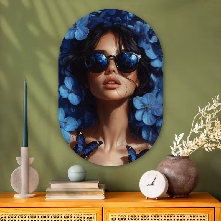 Vrouw - Blauw - Bloemen - Vlinders - Natuur Wandcirkel Ovaal Glas middel -sfeer2