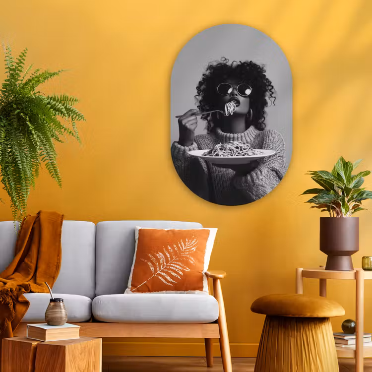 Vrouw - Pasta - Zwart - Wit Wandcirkel Ovaal Glas middel -sfeer4