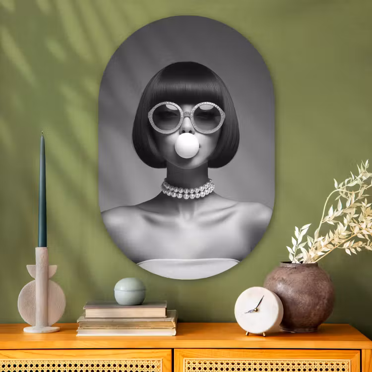 Vrouw - Zwart Wit - Ketting - Zonnebril Wandcirkel Ovaal Glas middel -sfeer2