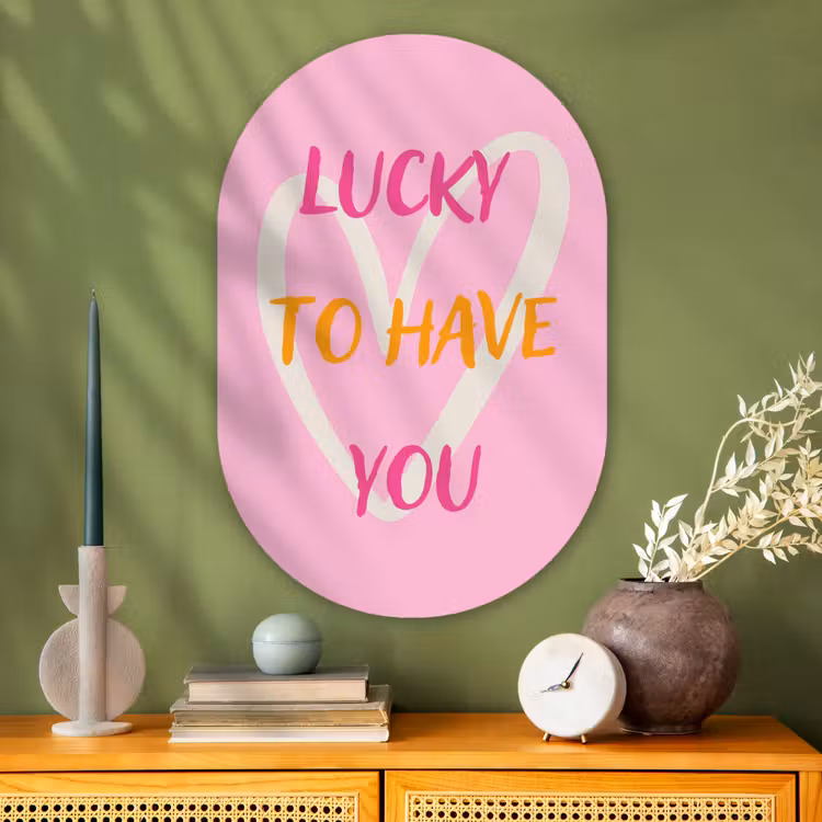 Lucky - Love - Valentijn - Roze Wandcirkel Ovaal Glas middel -sfeer2