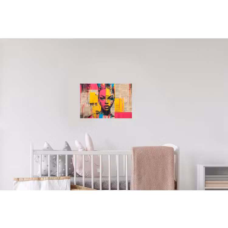 Vrouwengezicht - Krantenpapier - Abstract - Roze Muursticker klein -kinderkamer