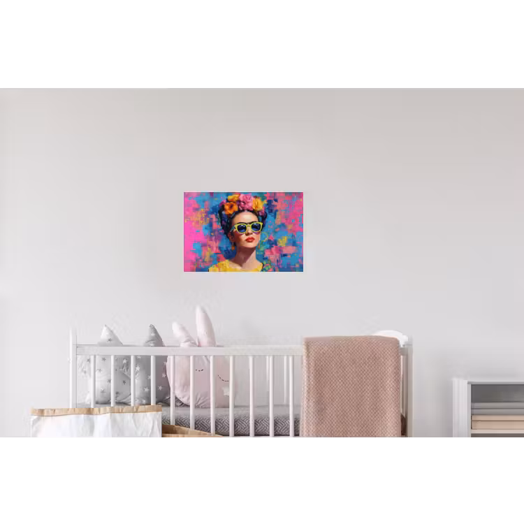 Vrolijk portret - Vrouw - Bloemenkroon Muursticker klein -kinderkamer
