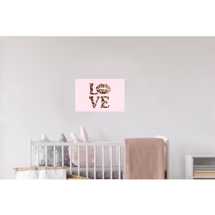 Tekst - Love - Pantervacht - Lichtroze Muursticker klein -kinderkamer