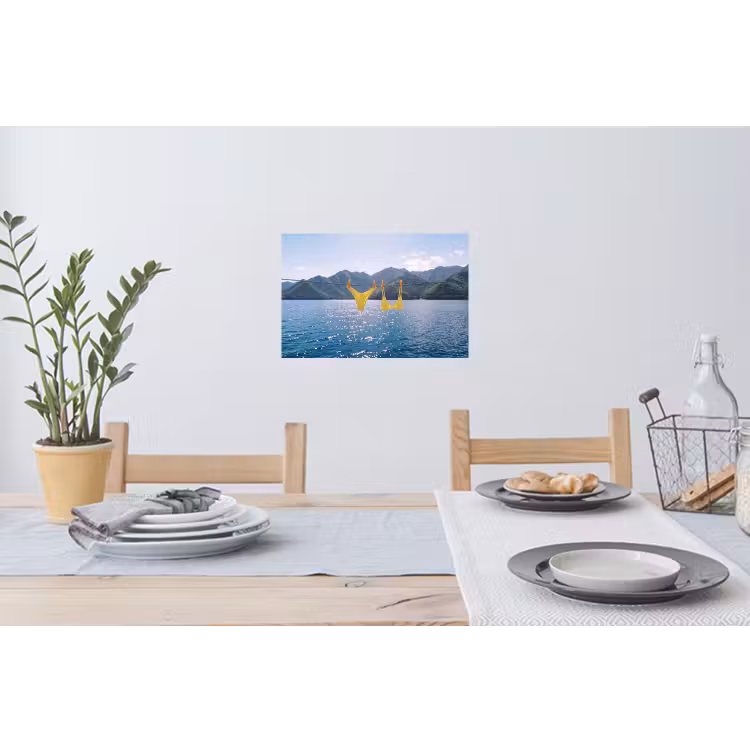 Badmode - Bikini - Zee - Bergen - Geel Muursticker klein -eettafel