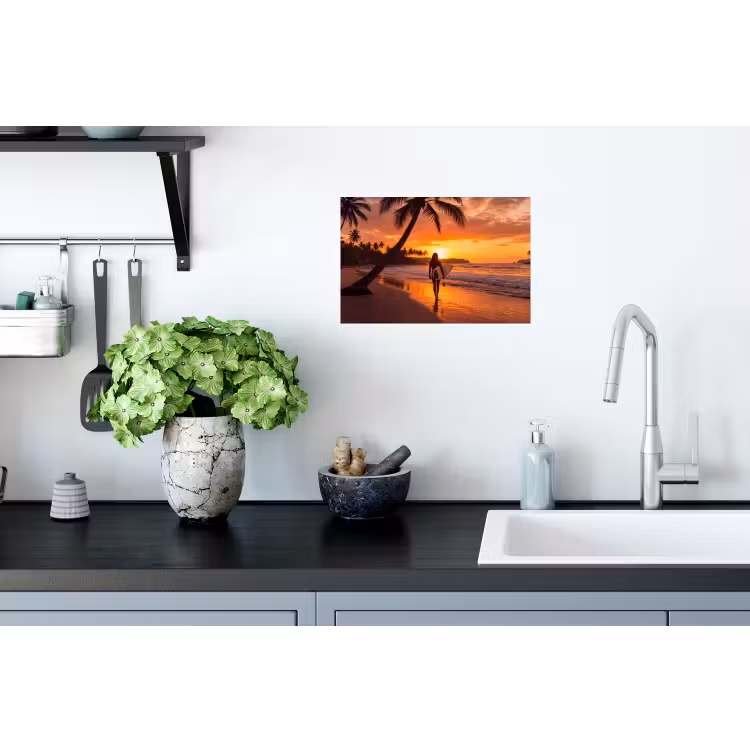 Vrouw - Surfplank - Strand - Zonsondergang - Oranje Muursticker klein -keuken