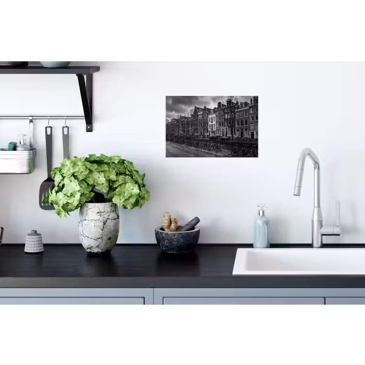 Huis - Gracht - Amsterdam - Architectuur - Zwart-wit Muursticker klein -keuken