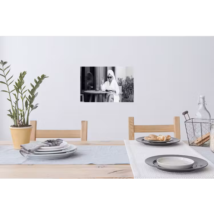 Modern - Vrouw - Zwart - Wit Muursticker klein -eettafel