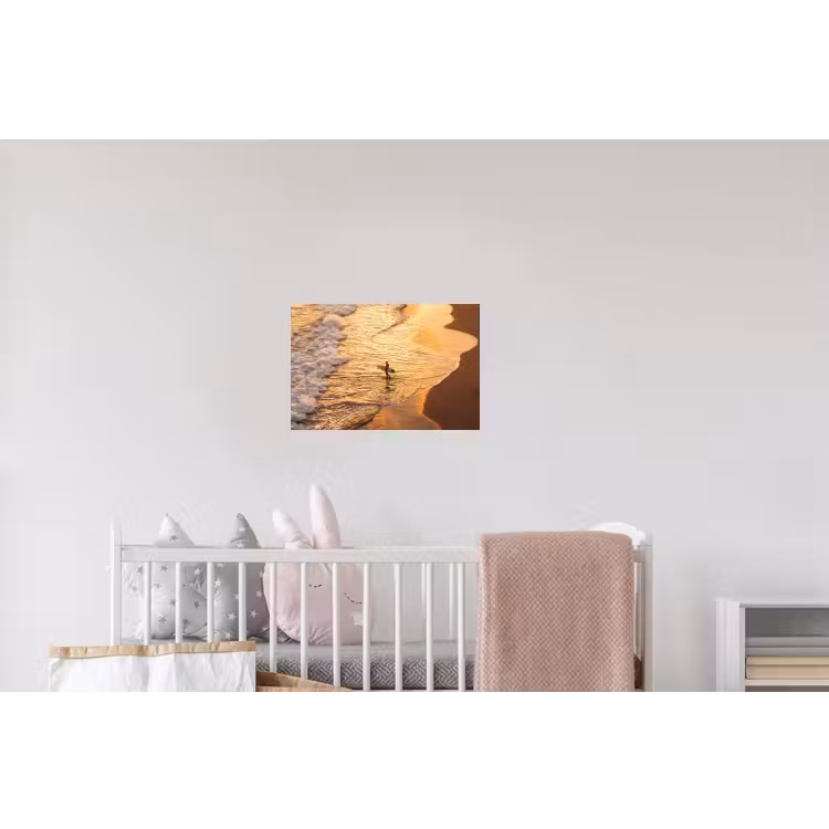 Surfer - Strand - Zonsondergang - Oceaan - Goud Muursticker klein -kinderkamer