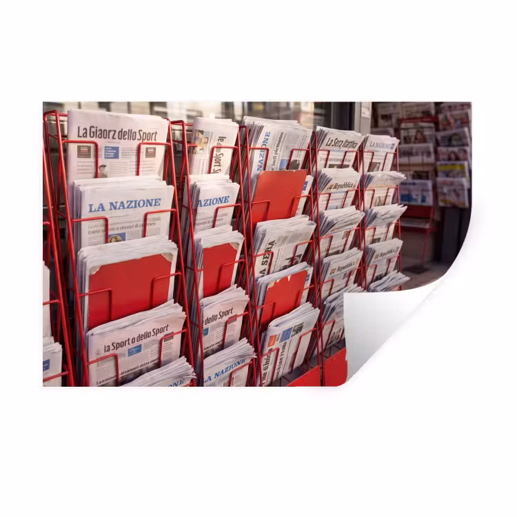 Kranten - Rek - Stedelijk - Dagelijks leven - Rood Muursticker klein -3d