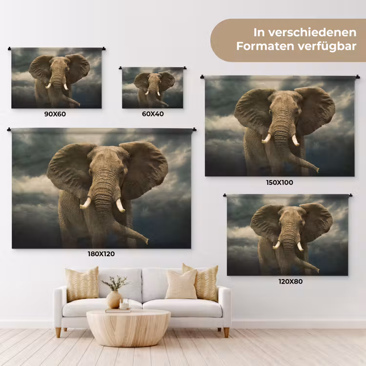 Afrikaanse olifant tegen de donkere wolken Wandkleed katoen klein -tsfeer8_DE
