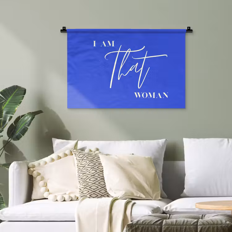 Blauw - I am that woman - Sierlijk - Minimalistisch Wandkleed katoen klein -sfeer7