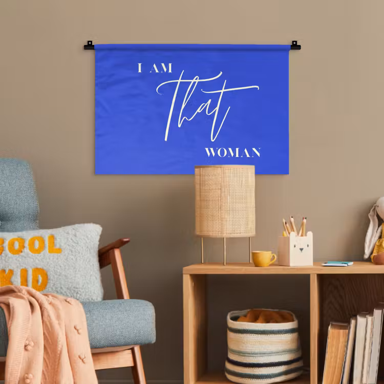 Blauw - I am that woman - Sierlijk - Minimalistisch Wandkleed katoen klein -wsfeer4_kind
