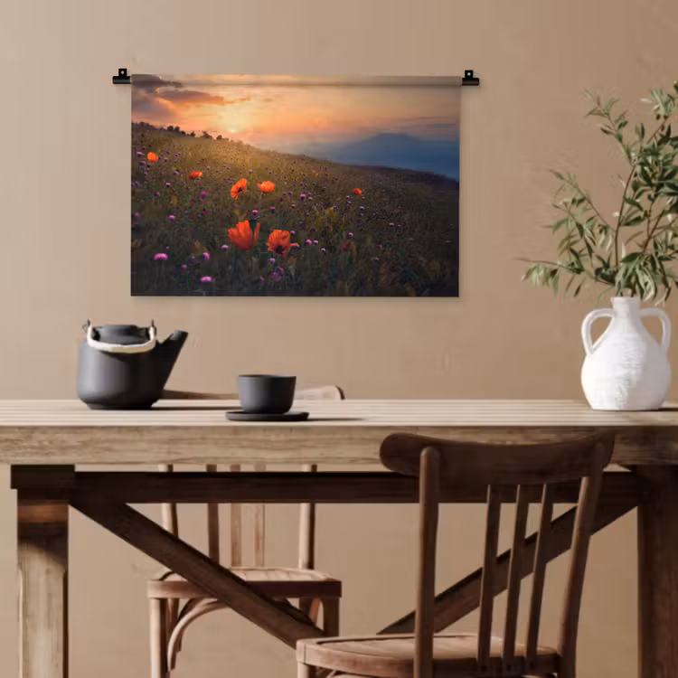 Bloemenveld - Gras - Bloemen - Planten - Zonsondergang - Oranje Wandkleed katoen klein -sfeer6