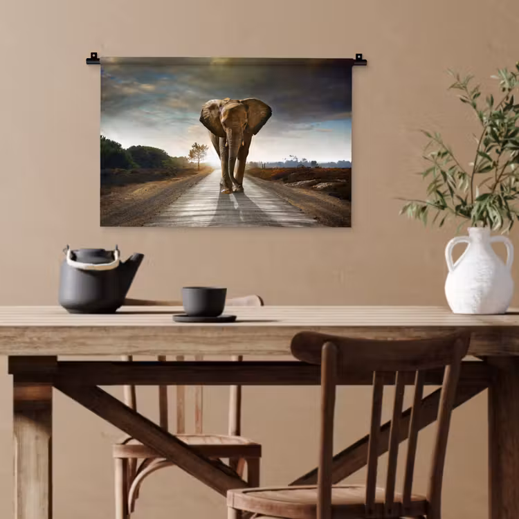 Olifant - Weg - Dieren - Zonsondergang - Landschap Wandkleed katoen klein -sfeer6