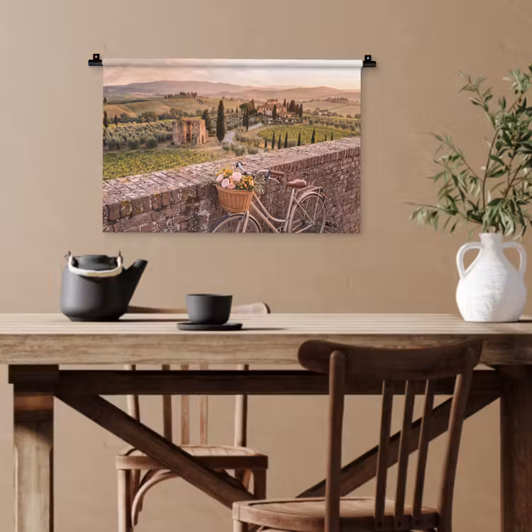 Fiets - Bloemen - Toscane - Landschap - Roze Wandkleed katoen klein -sfeer6