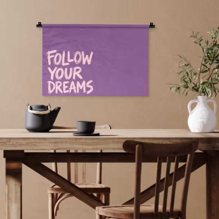 Follow your dreams - Paars - Penseeltextuur Wandkleed katoen klein -sfeer6