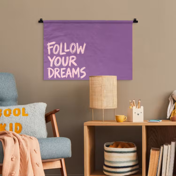 Follow your dreams - Paars - Penseeltextuur Wandkleed katoen klein -wsfeer4_kind