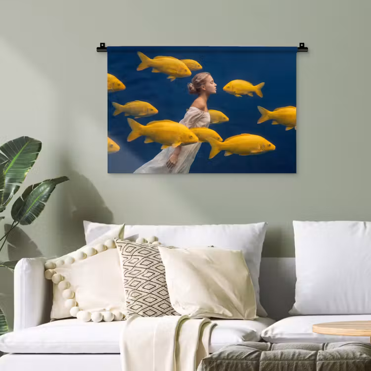 Vrouw - Vis - Water - Natuur - Geel Wandkleed katoen klein -sfeer7