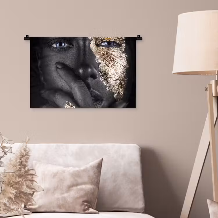 Vrouw - Goud - Zwart - Schmink - Luxe Wandkleed katoen klein -sfeer4