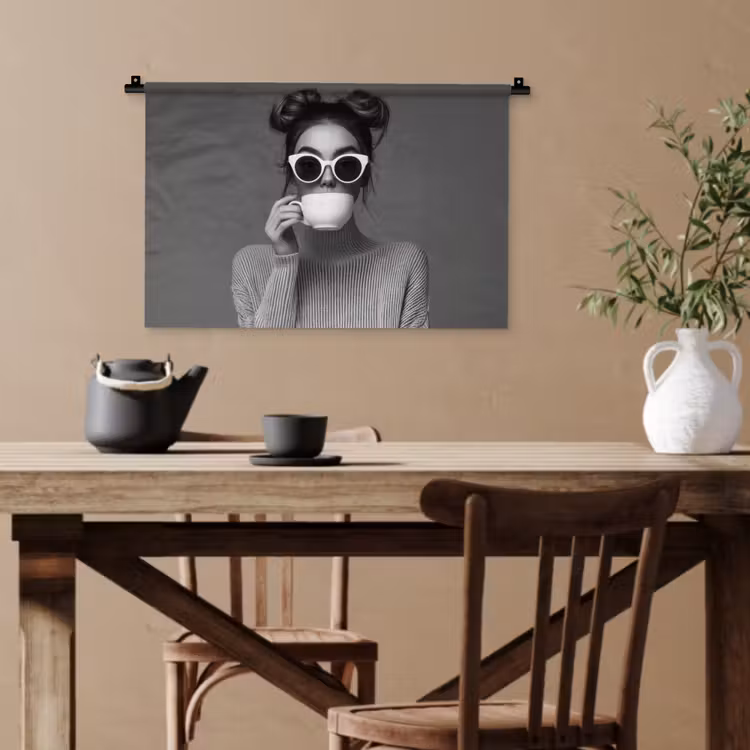 Vrouw - Koffie - Zwart - Wit Wandkleed katoen klein -sfeer6