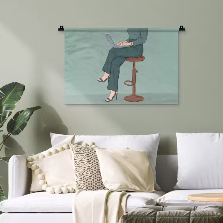 Vrouw - Laptop - Zittend - Illustratie - Groen Wandkleed katoen klein -sfeer7