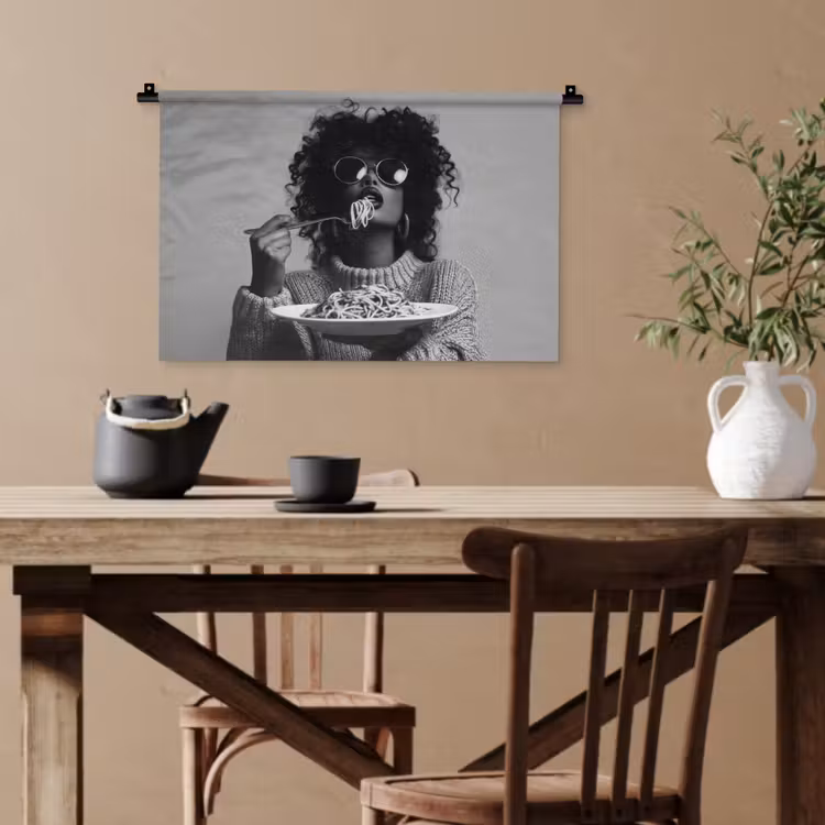 Vrouw - Pasta - Zwart - Wit Wandkleed katoen klein -sfeer6