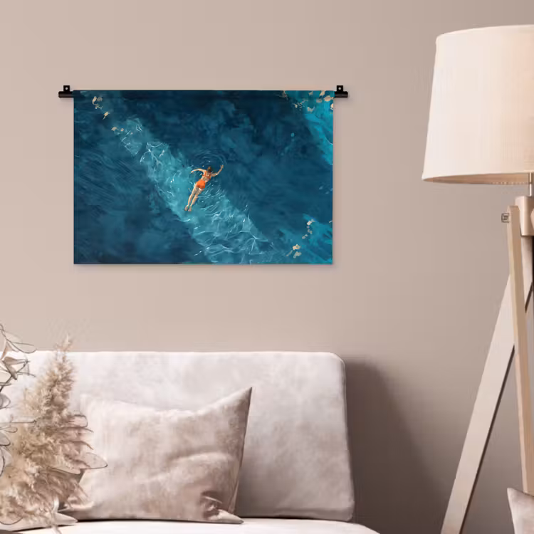 Vrouw - Water - Bikini - Oranje Wandkleed katoen klein -sfeer4