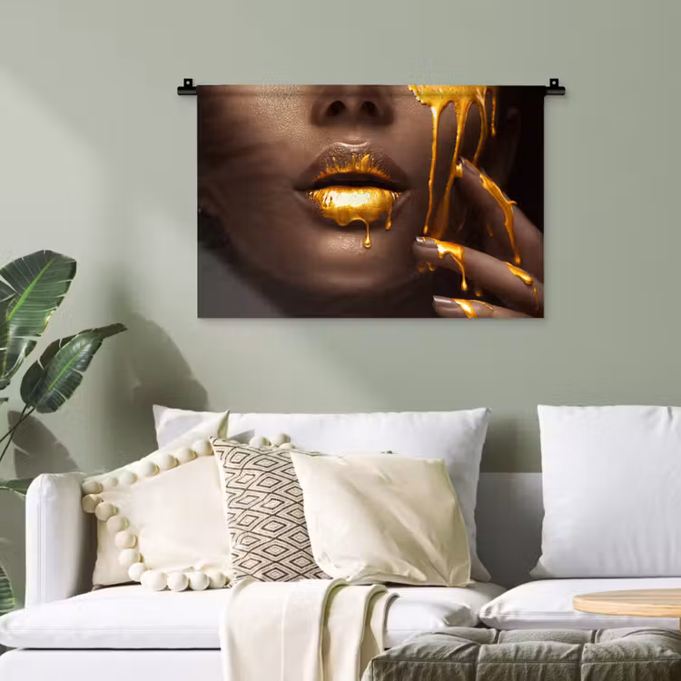 Goud - Vrouw - Verf - Lippen - Luxe Wandkleed katoen klein -sfeer7