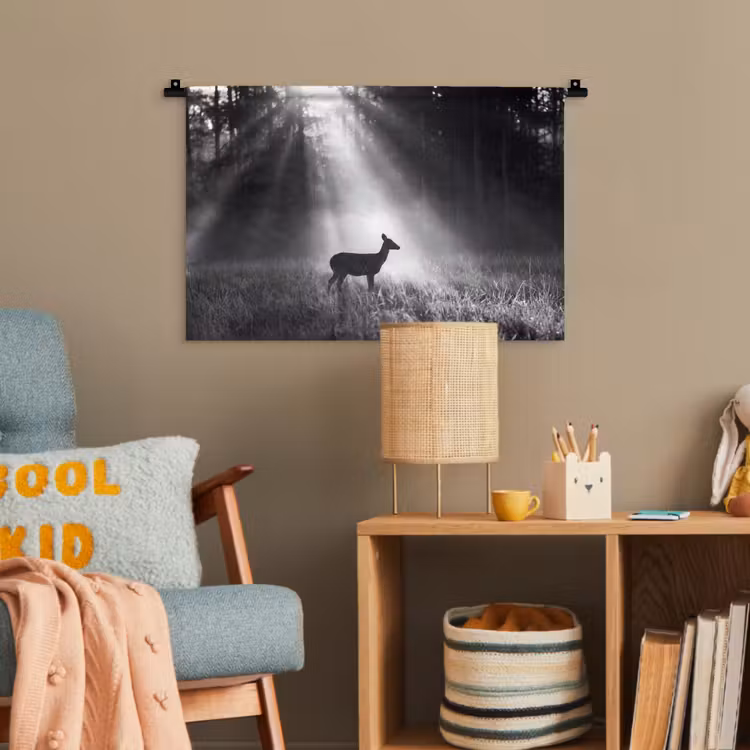 Hert - Bos - Zonnestralen - Zwart-wit - Natuur Wandkleed katoen klein -wsfeer4_kind