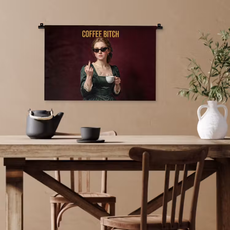 Koffie - Vrouw - Middelvinger Wandkleed katoen klein -sfeer6