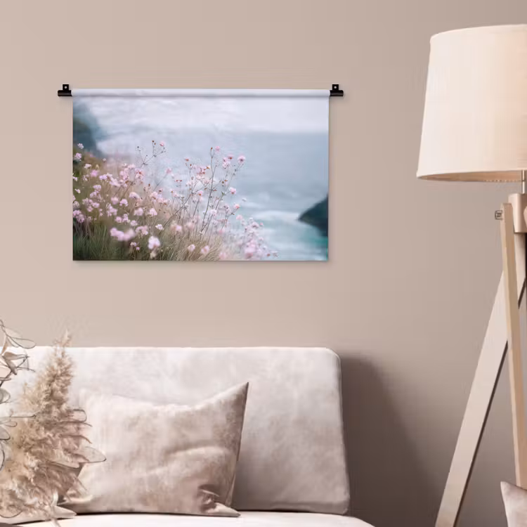Klif - Bloemen - Zee - Roze Wandkleed katoen klein -sfeer4