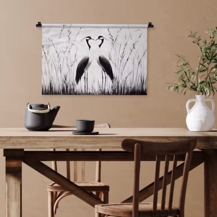 Kraanvogels - Gras - Hartvorm - Zwart Wandkleed katoen klein -sfeer6