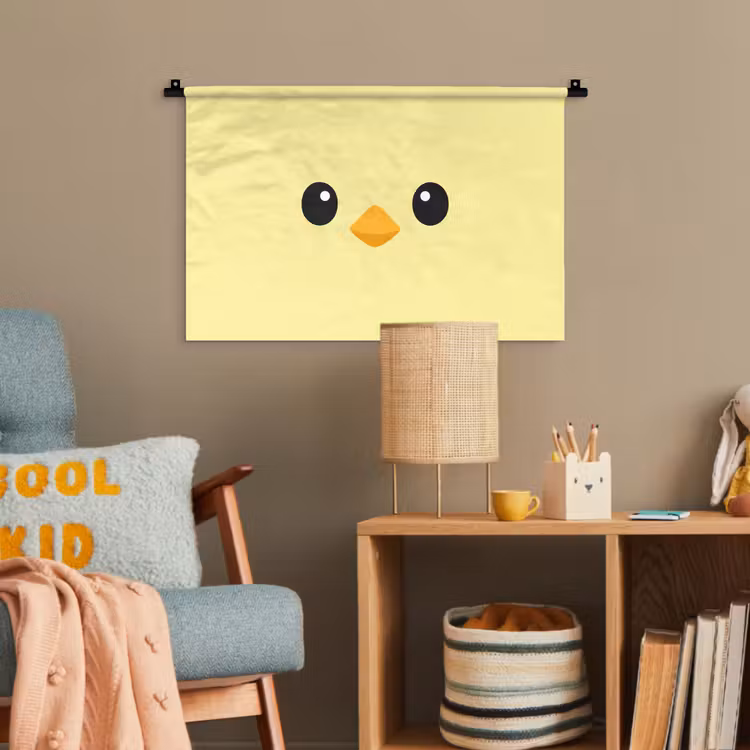 Kuiken - Vrolijk - Geel - Minimalistisch Wandkleed katoen klein -wsfeer4_kind