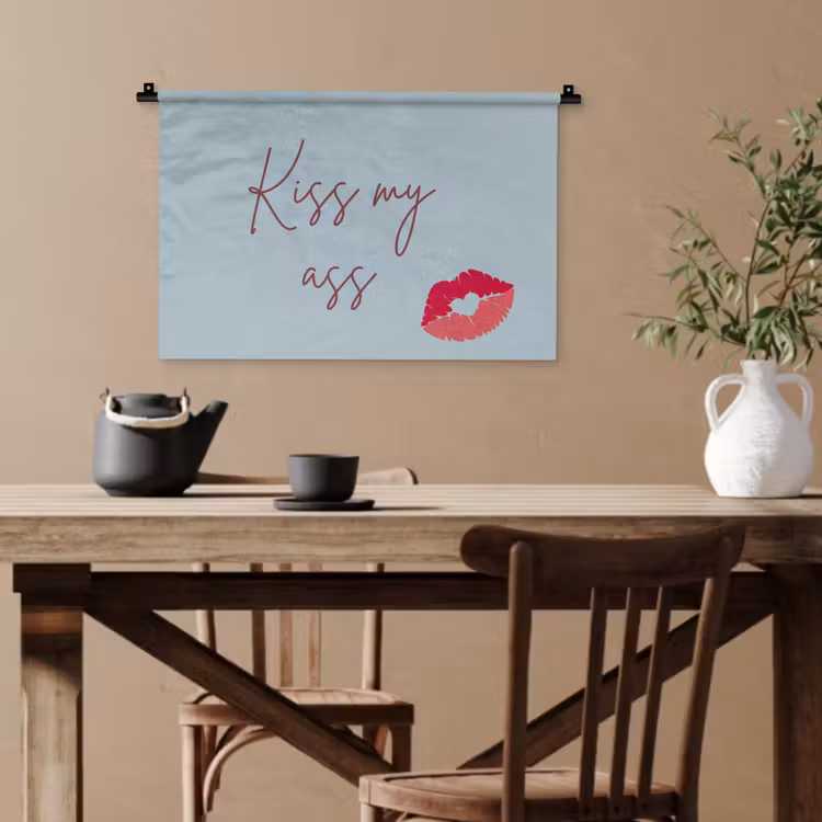 Kiss my ass - Lip - Blauw Wandkleed katoen klein -sfeer6