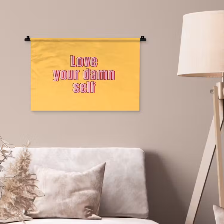 Love yourself - Roze - Geel Wandkleed katoen klein -sfeer4