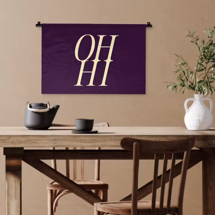 Oh hi - Paars - Minimalistisch Wandkleed katoen klein -sfeer6