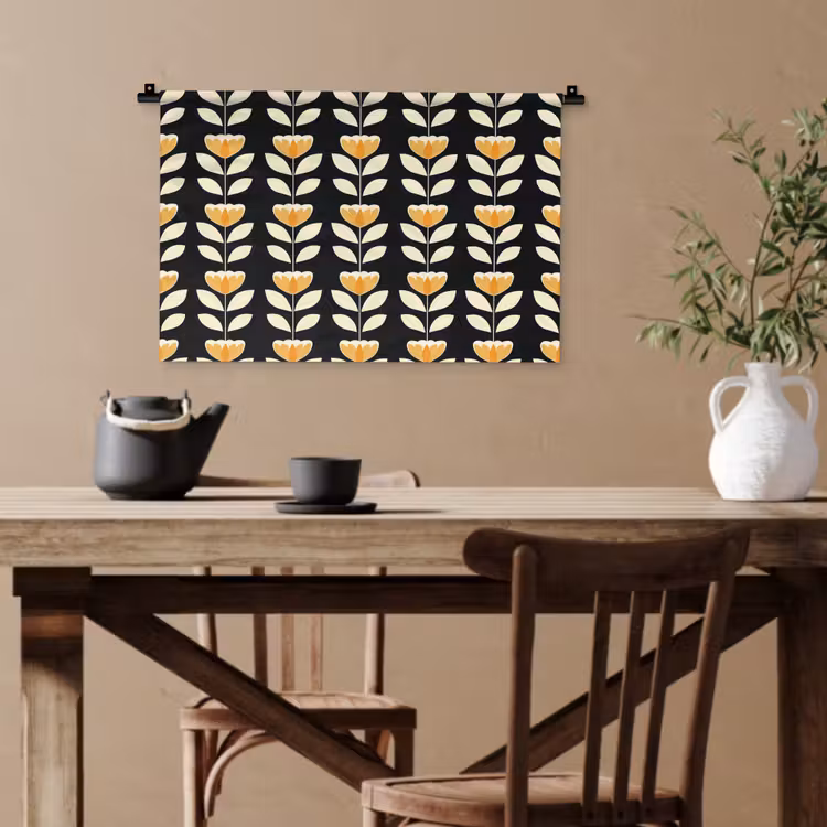 Retro - Bloem - Zwart - Okergeel Wandkleed katoen klein 269 -sfeer6