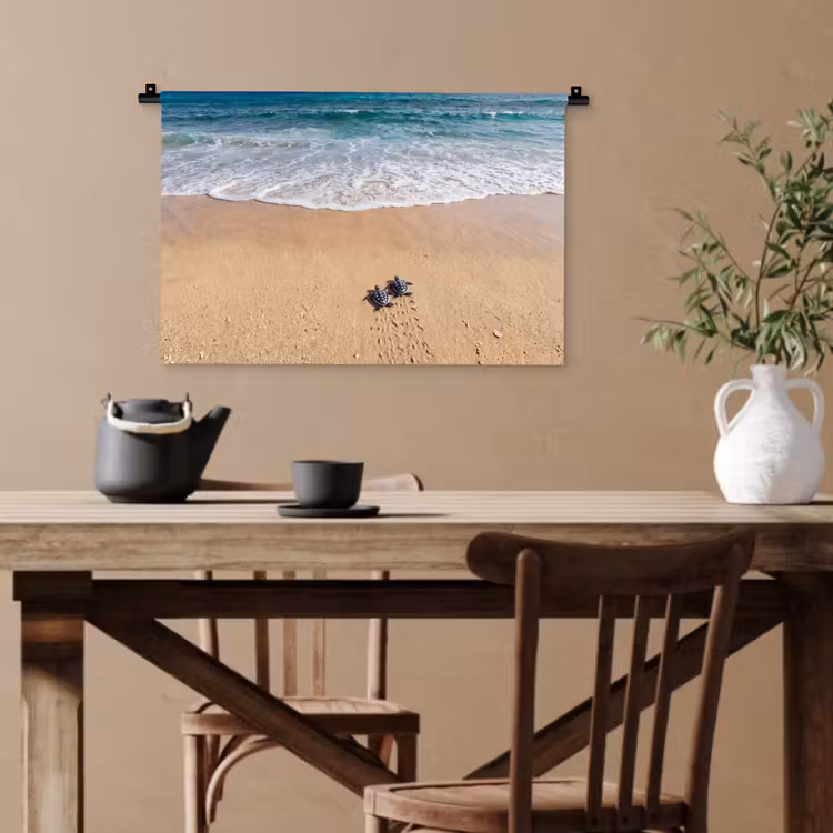 Schildpad - Jong - Strand - Oceaan - Blauw Wandkleed katoen klein -sfeer6