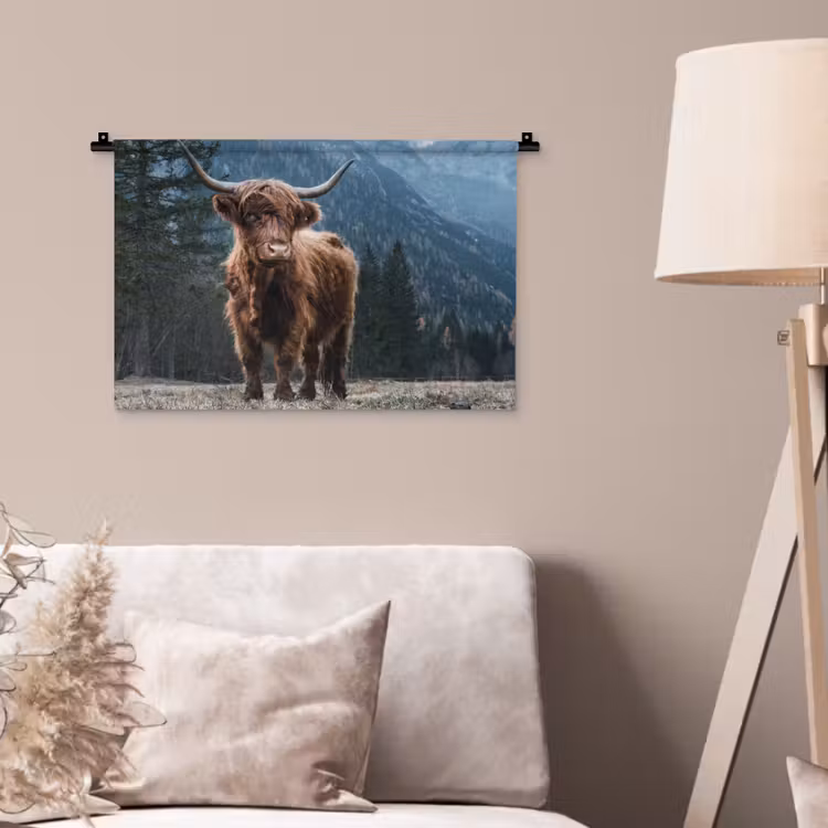 Schotse hooglander - Berg - Landschap - Bomen - Koe - Natuur Wandkleed katoen klein -sfeer4